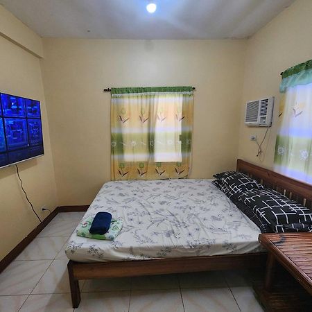 Larosa Hostel Puerto Princesa Extérieur photo