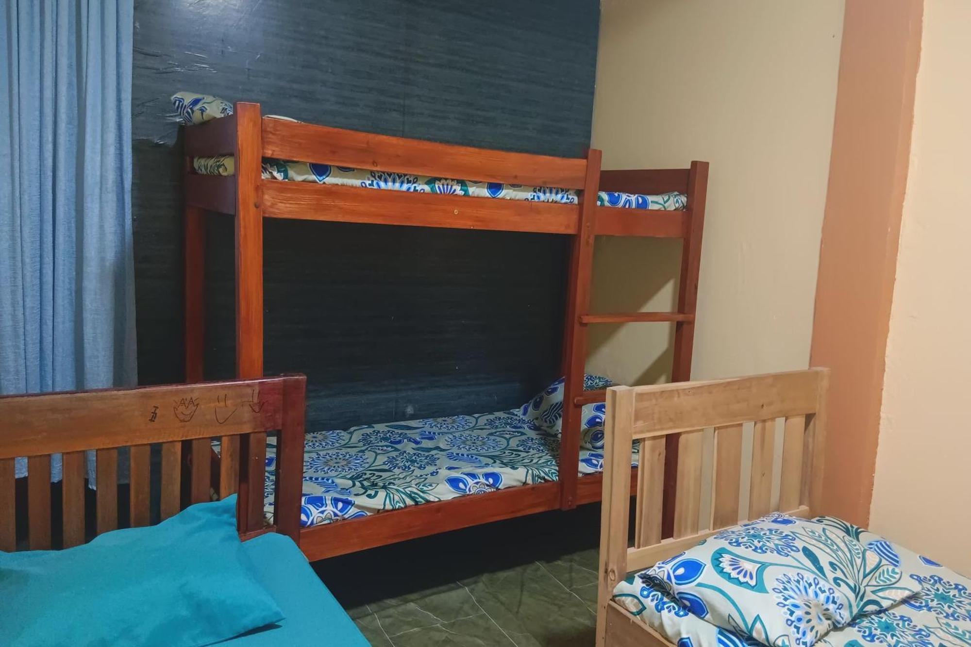 Larosa Hostel Puerto Princesa Extérieur photo